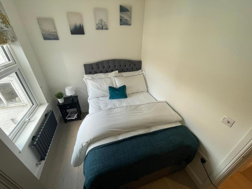 Two Bedroom Apartment - 런던 외부 사진